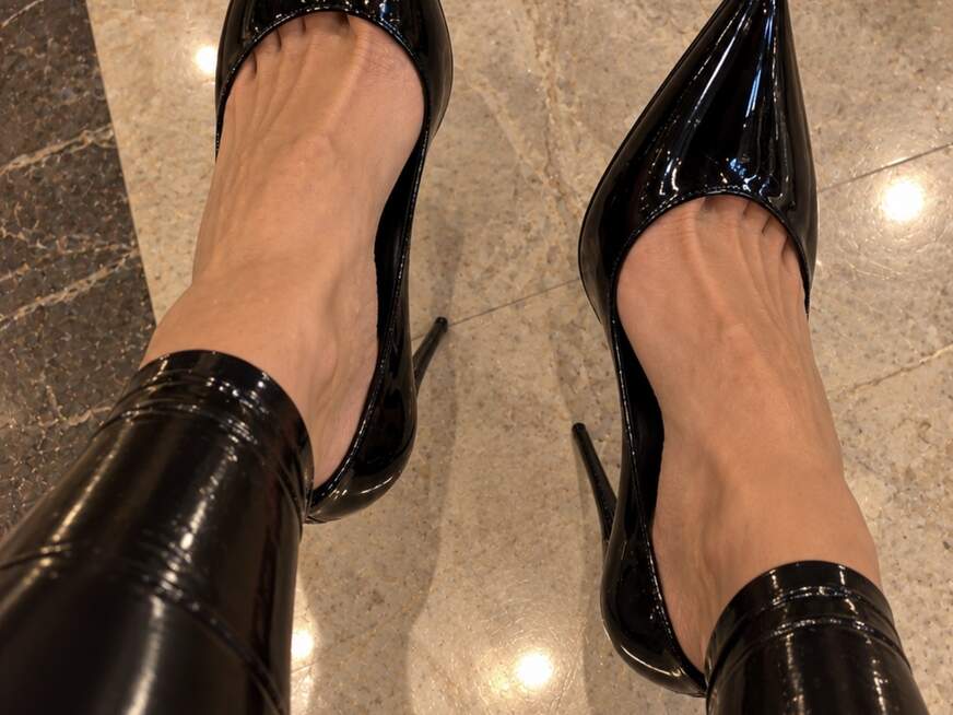 Hot-Fee-Elena - Bolg