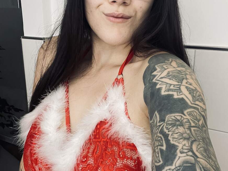 MissKiss ᐅ 28 Jährige Pornodarstellerin