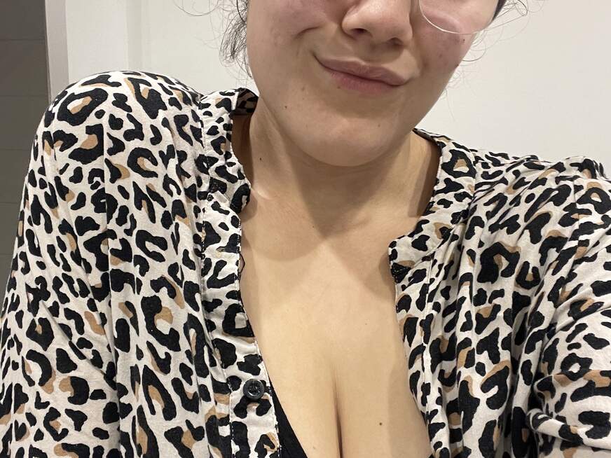 MissKiss ᐅ 28 Jährige Pornodarstellerin