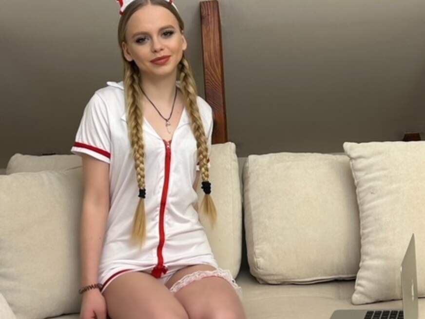 cutelilly ᐅ 19 Jährige Pornodarstellerin aus Polen