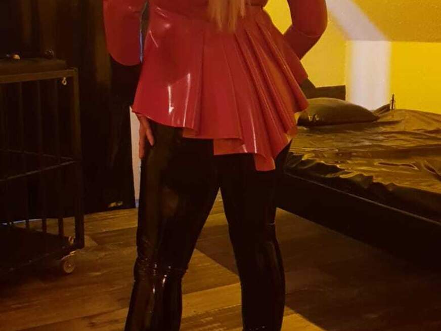 Scarlet-von-Kortess - Bolg