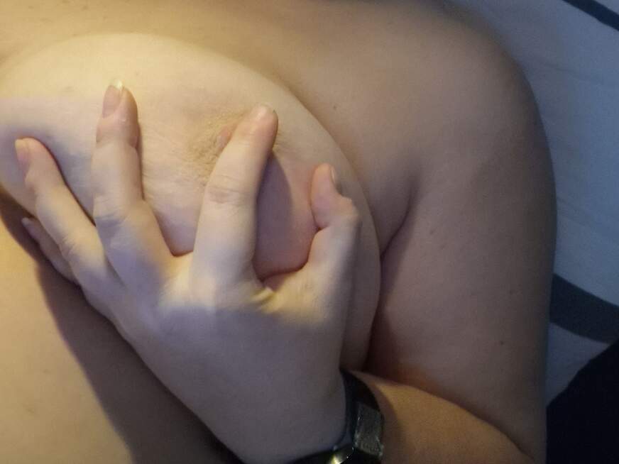 Shy-Girl ᐅ 44 Jährige Pornodarstellerin