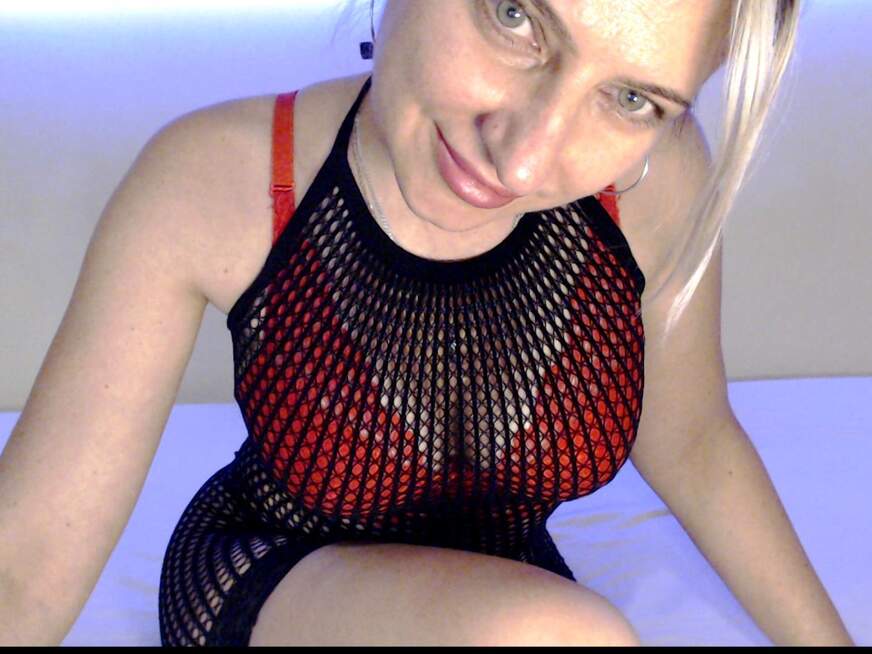 Livecamgirl ᐅ 48 Jährige Pornodarstellerin aus Ukraine