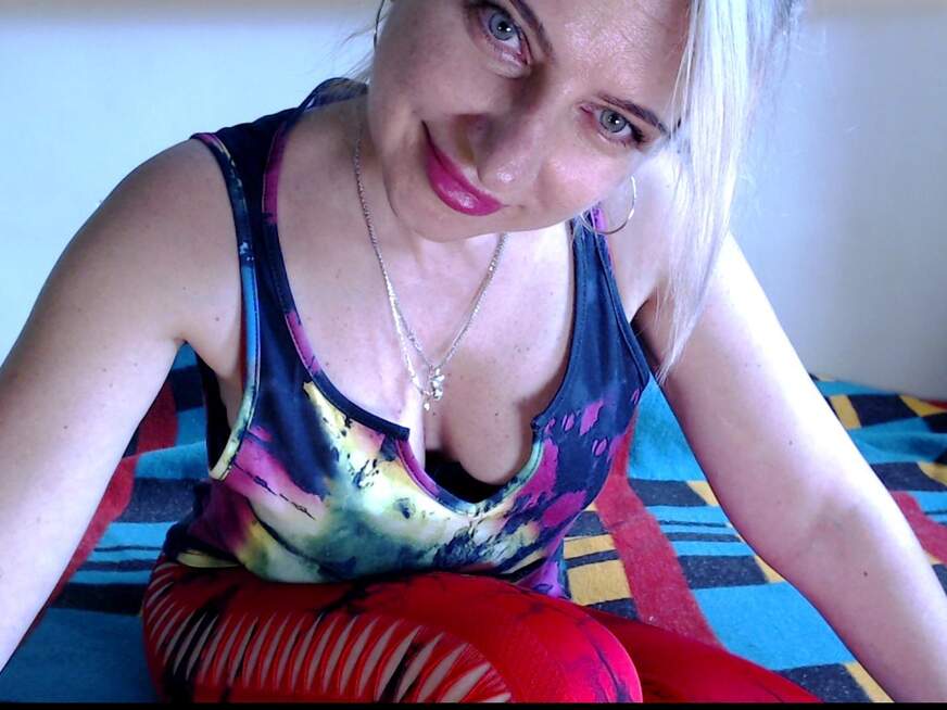 Livecamgirl ᐅ 48 Jährige Pornodarstellerin aus Ukraine