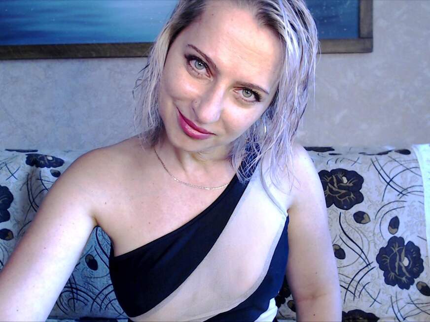 Livecamgirl ᐅ 48 Jährige Pornodarstellerin aus Ukraine