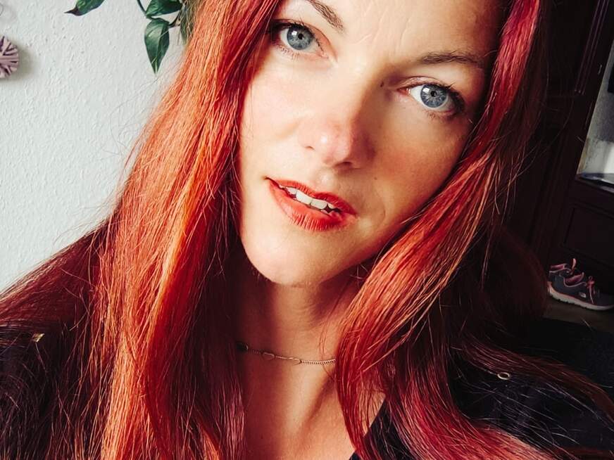 redheadonlywithme ᐅ 42 Jährige Pornodarstellerin