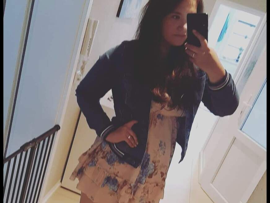 Roxy101 ᐅ 32 Jährige Pornodarstellerin