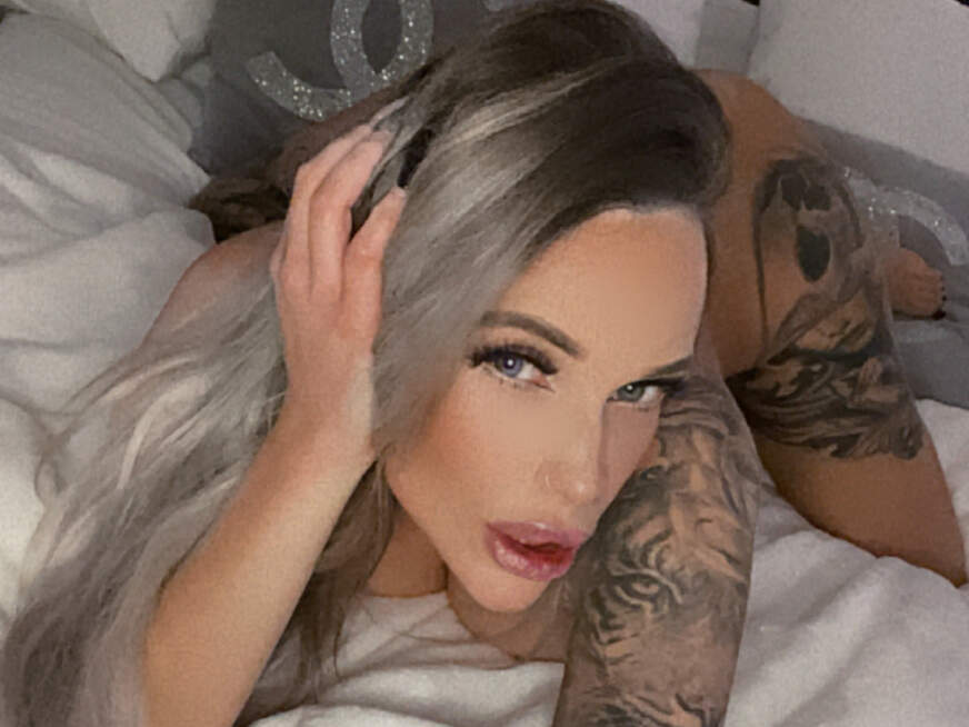 JeyDeluxe ᐅ 35 Jährige Pornodarstellerin