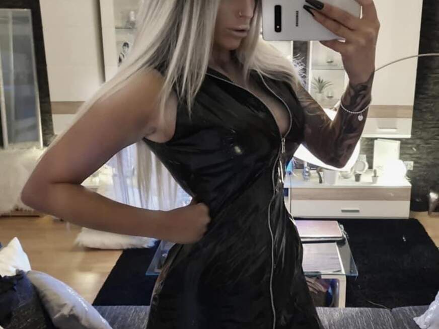 JeyDeluxe ᐅ 35 Jährige Pornodarstellerin