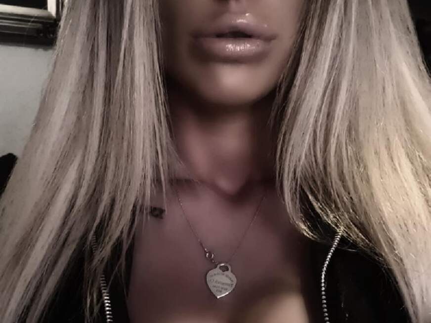 JeyDeluxe ᐅ 35 Jährige Pornodarstellerin