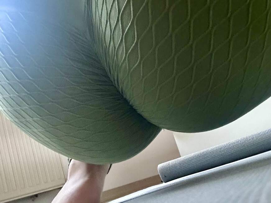 Lena-M ᐅ 37 Jährige Pornodarstellerin