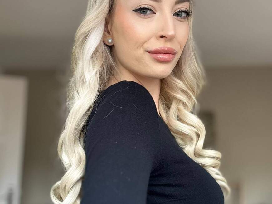 Versautesophie ᐅ 26 Jährige Pornodarstellerin