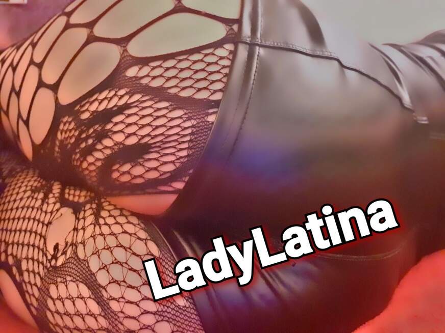 LadyLatina ᐅ 31 Jährige Pornodarstellerin aus Basel