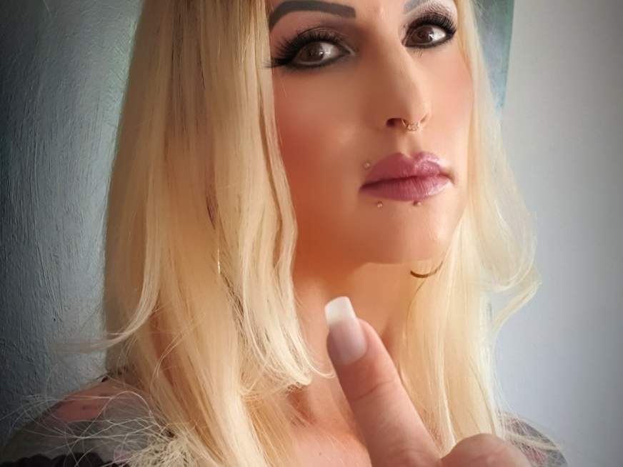Herrin-Stella ᐅ 33 Jährige Pornodarstellerin aus Hamburg - frauenab50.com Herrin-Stella ᐅ 33 Jährige Pornodarstellerin aus Hamburg