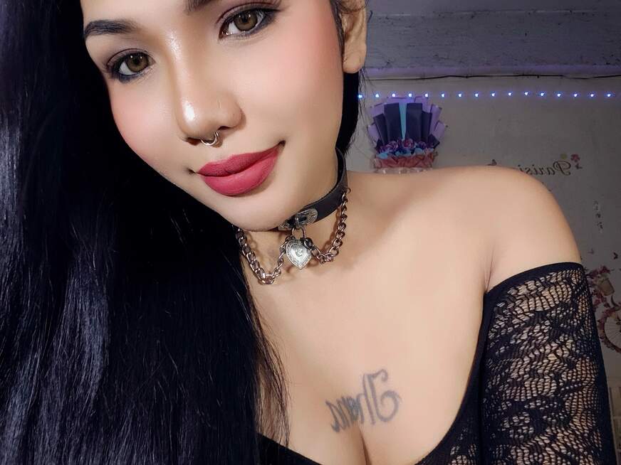 DeliciousOverload ᐅ 26 Jährige Pornodarstellerin aus Philippines