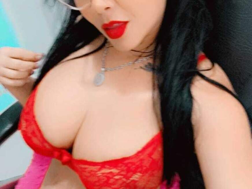 CherryBlack ᐅ 31 Jährige Pornodarstellerin aus Kolumbien 
