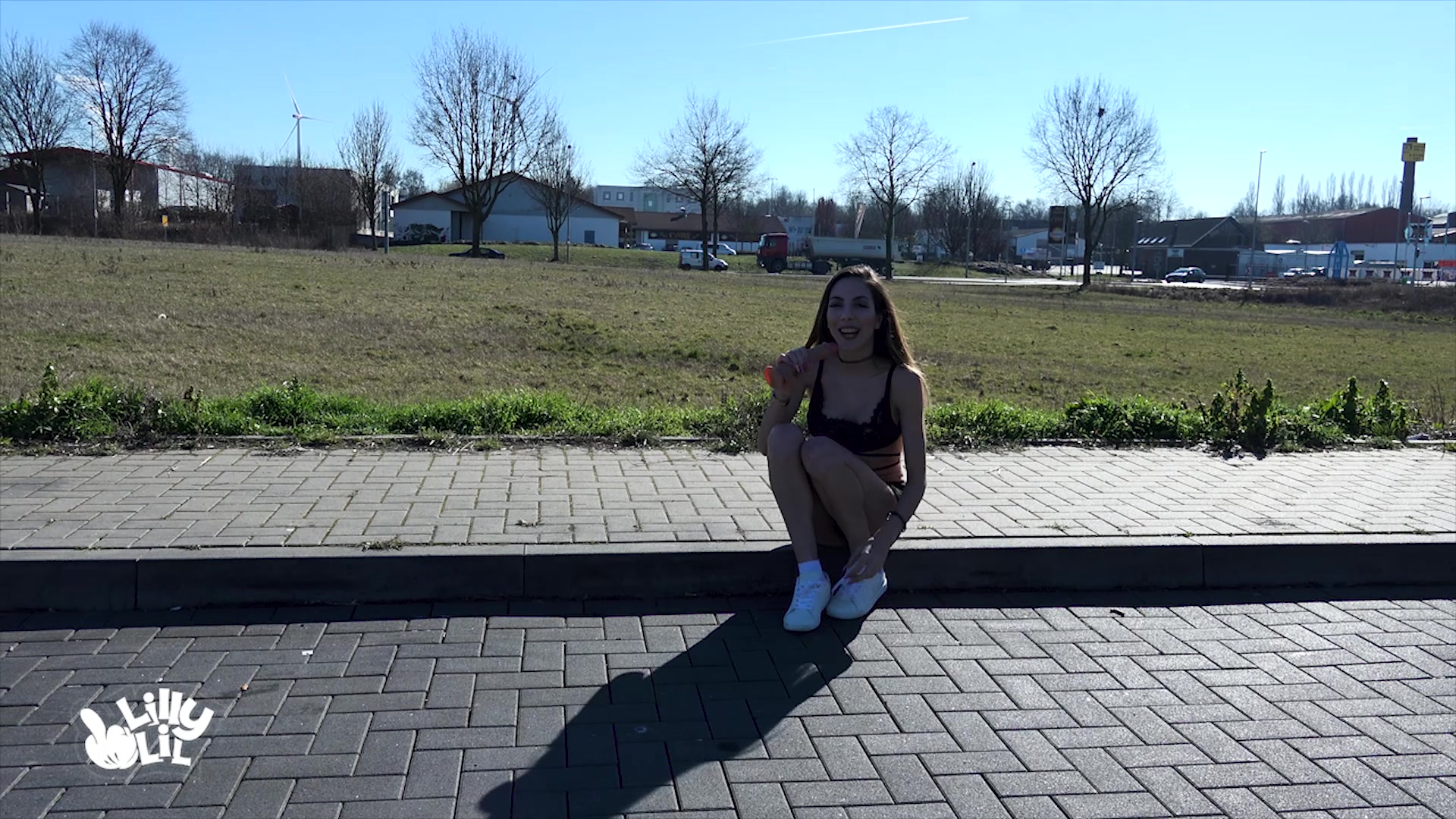Endlich wieder mal geiles Wetter und ich konnte es nutzen um ein wenig Outdoor und Public zu wichsen und dich dabei heiß zu machen. Ich liebe den Sommer. Und ich liebe meinen echt Schwanz :P