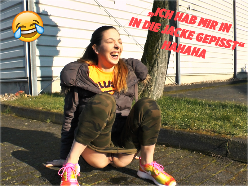 Ich hab mir in die Jacke gepisst Public Pissing gone Wrong: Ihr kennt mich ich bin immer für `nen geilen Public piss immer zuhaben. Aber diesmal ist das wohl was schief gelaufen, nämlich direkt in meinen Mantel hahaha :D aber lustig ist es trotzdem gewesen. :D