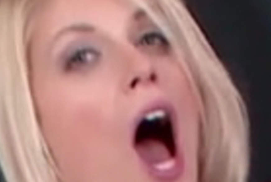 Ja lass es laufen und f**k mich weiter von Geile-Blondchen