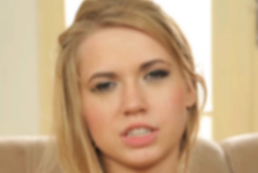 Schüchterne Blondine mit S****a v*********t! von Geile-Blondchen