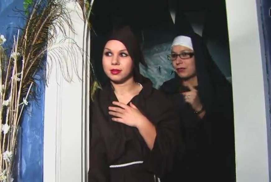 Hinter den Klostermauern g*****t von N**se-Bienchen pic3