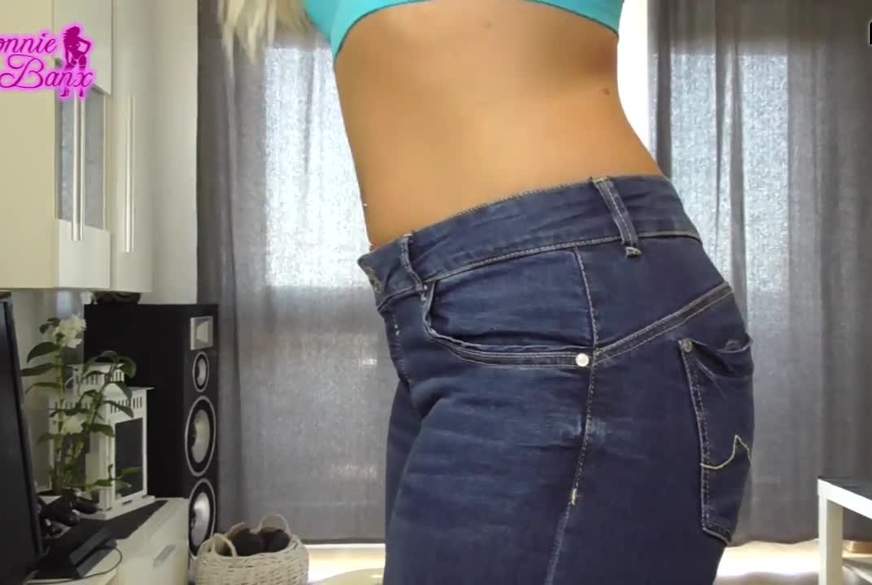 Knackiger Jeansa***h von BonnieBanx pic1