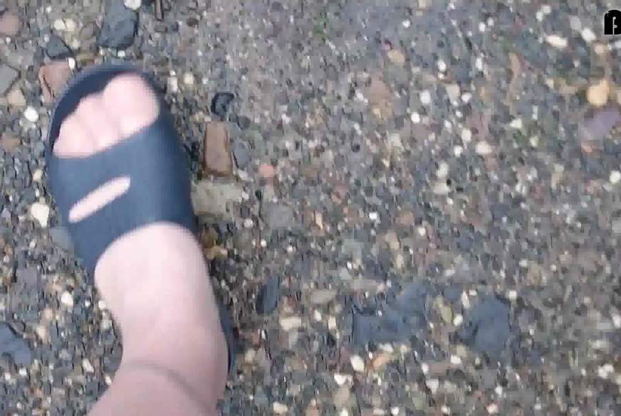 Badelatschen im Auto - Nylon Feet - von Nylonj***e pic2