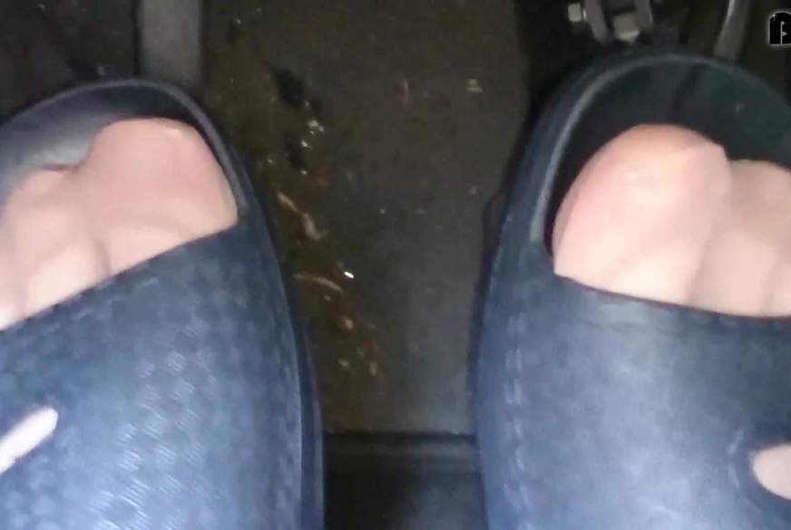 Badelatschen im Auto - Nylon Feet - von Nylonj***e pic4