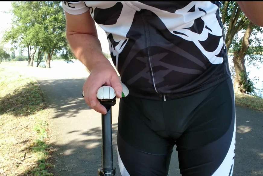 Super GEILER Sattel auf der Fahrradtour von Nylonj***e