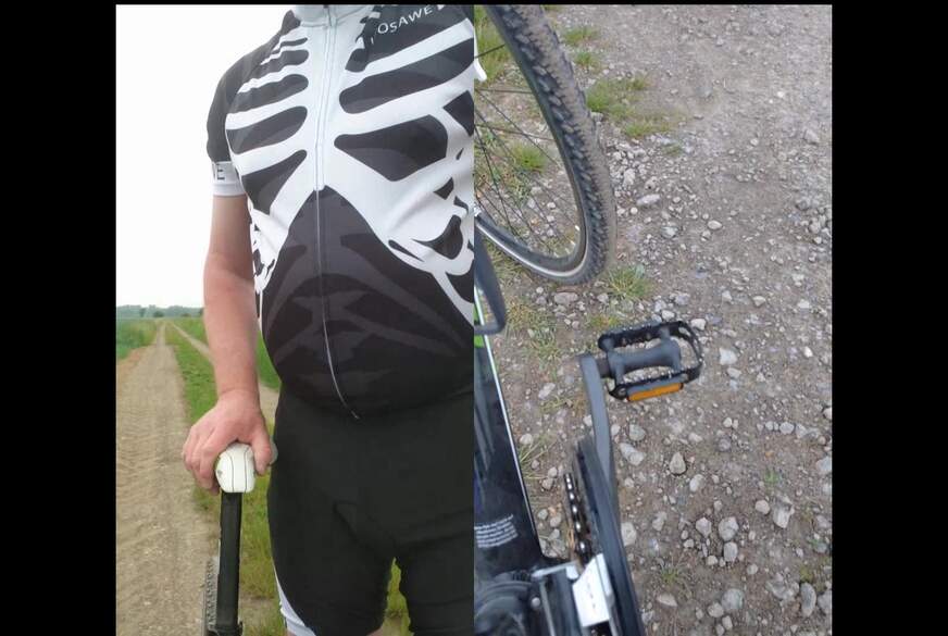 Radfahren ohne Hose von Nylonj***e pic2