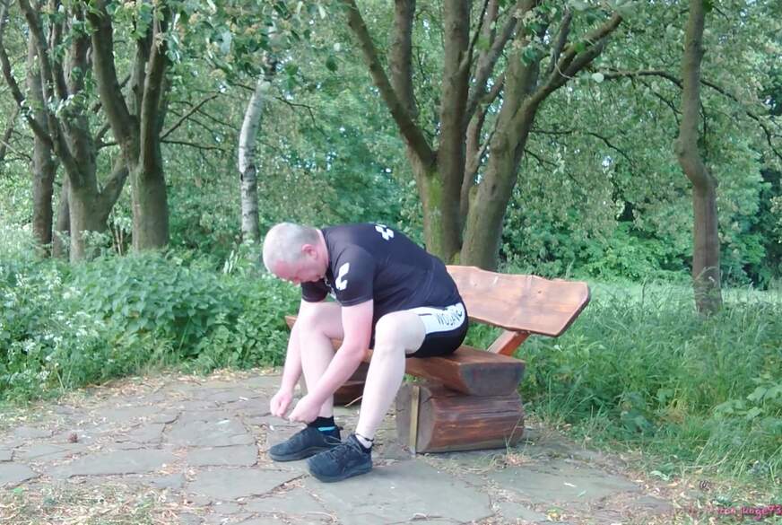 Nylonj***e: Pause in Strumpfhose auf der Radtour 2