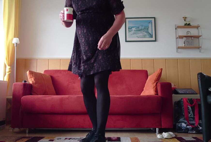 Nylonj***e: Entspannung in der Ferienwohnung 1