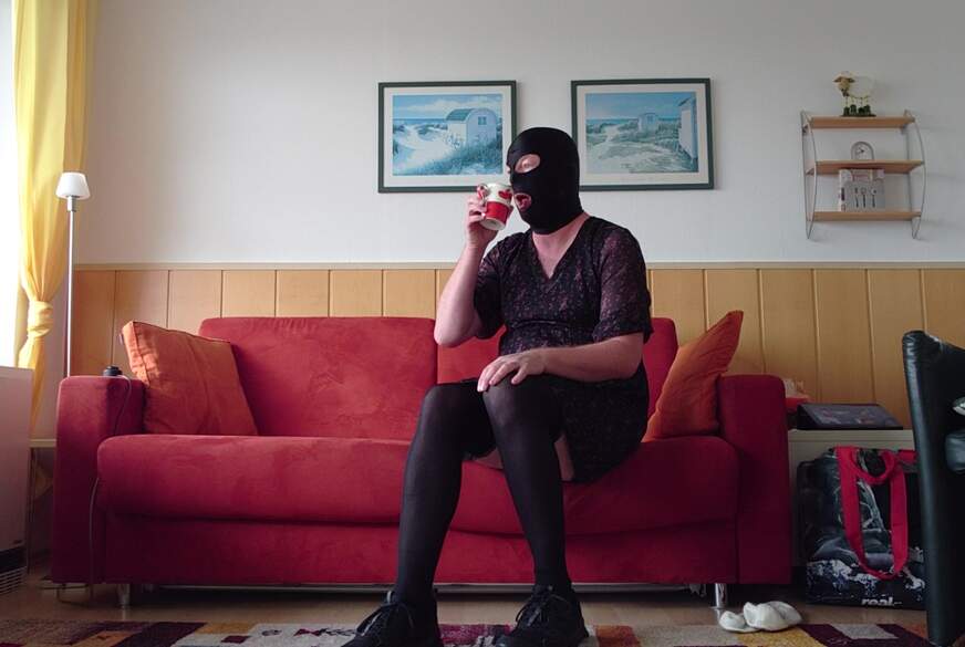 Nylonj***e: Entspannung in der Ferienwohnung 1