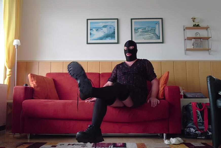 Nylonj***e: Entspannung in der Ferienwohnung 1