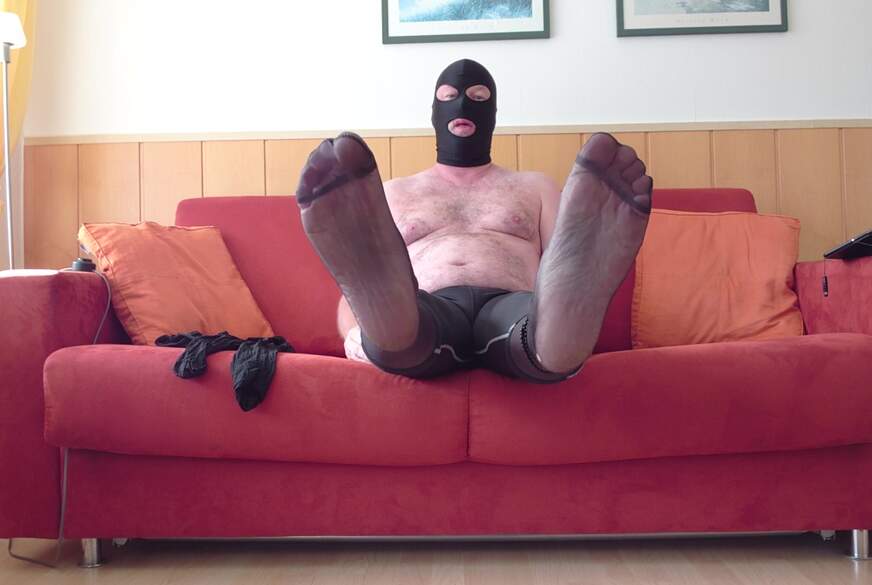 Nylonj***e: Sexy in der Ferienwohnung 2019 - 1 - Nylon Striptease -