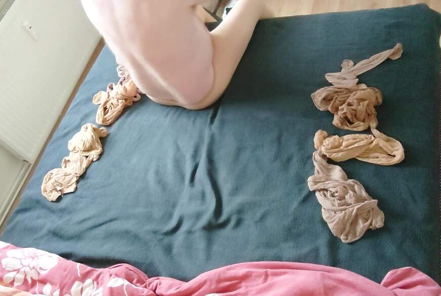 Nylonj***e: Photo Shooting mit Oma in Feinstrumpfhose