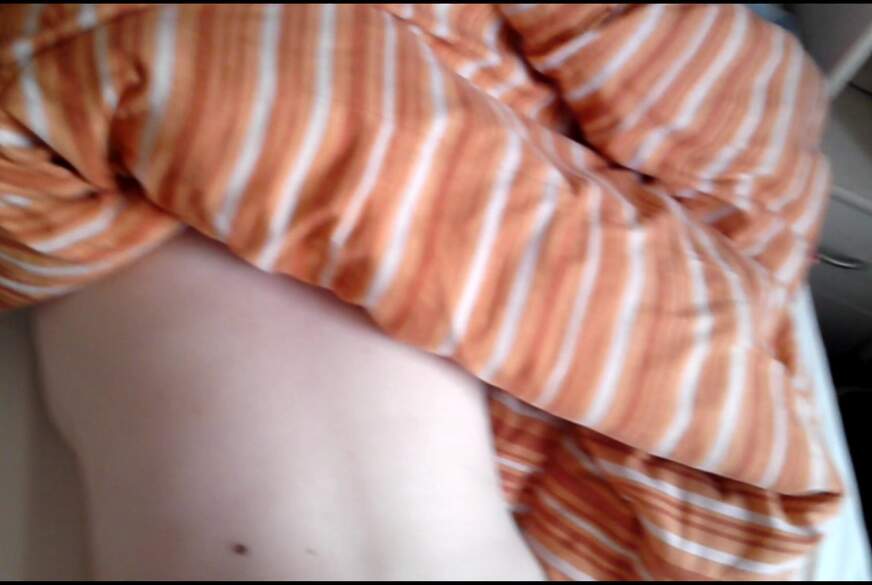 Nylonj***e: Nackt und Notgeil auf dem Bett in Braunschweig 1 -Massage-