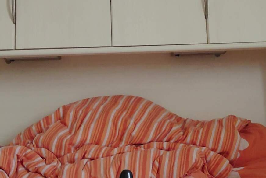 Nylonj***e: Feinstrumpfhose und der A**lplug im Bett 1
