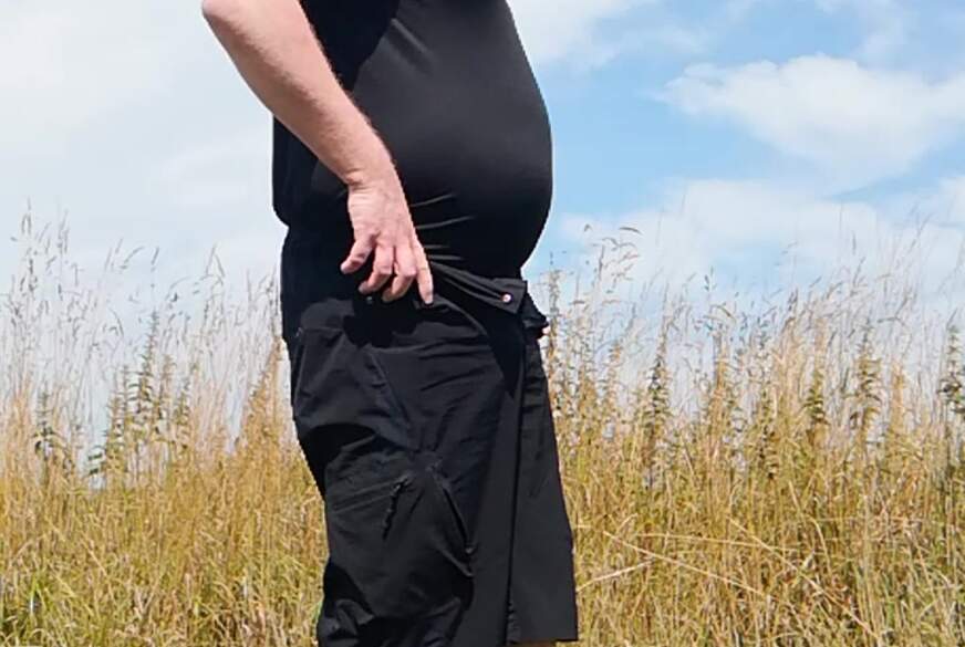 Nylonj***e: Striptease Check auf eins***n Feldweg