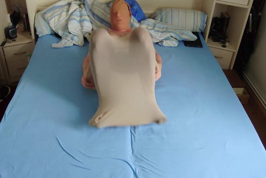 Nylonj***e: Heißes Nylon Encasement in Schwarzer Feinstrumpfhose