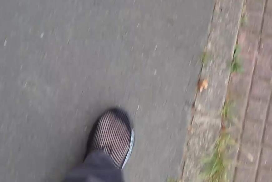 Nylonj***e: Meine besonderen Schuhe beim Einkaufen