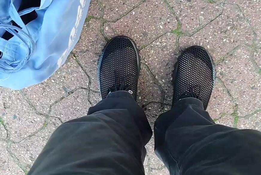 Nylonj***e: Meine besonderen Schuhe beim Einkaufen