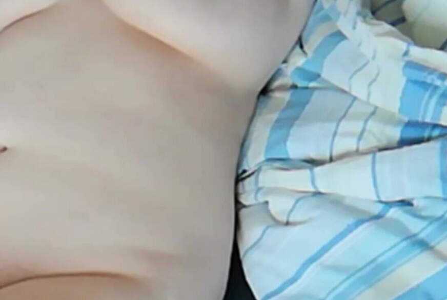 Nylonj***e: Mein S*****z f***t eine Notgeil Alte