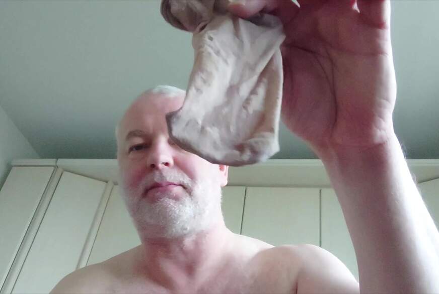 Nylonj***e: Solo Spaß mit dem Geschenkten Feinsöckchen