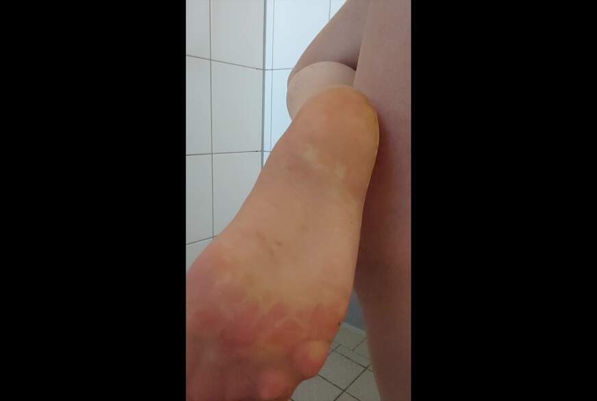 Nylonj***e: N**ses Spiel in geschenkter Feinstrumpfhose