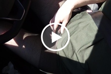 Sexy Fahrt mit dem Auto in schwarzer Feinstrumpfhose DWT Nylons 