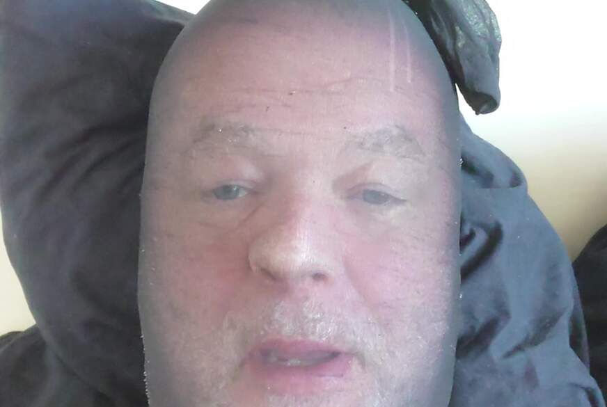 Nylonj***e: Carmen Nylonj***e macht Grimassen in Nylon Maske