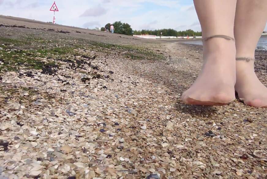 Nylonj***e: In Feinstrümpfen im Wattenmeer von Wangerland