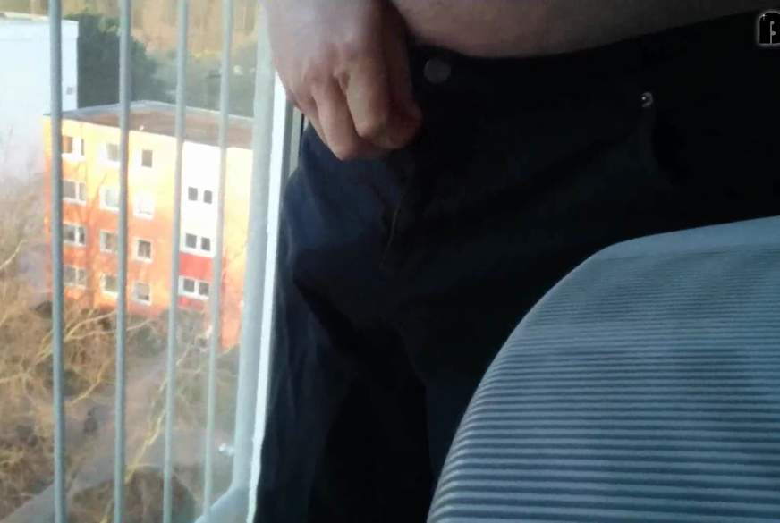 Notgeil in Hose von Nylonj***e pic4