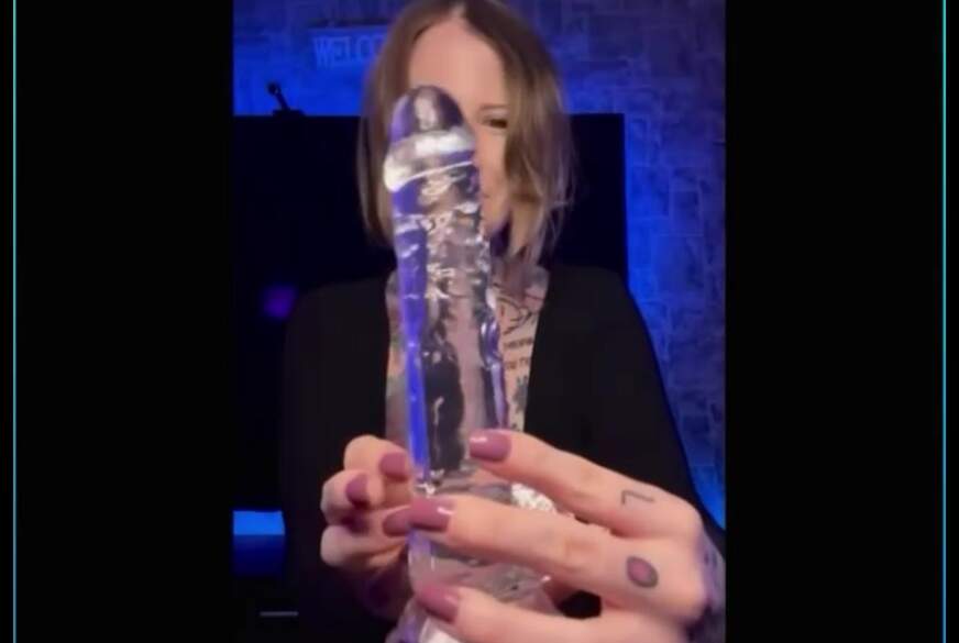 JenniBabe: Diamanten Dildo